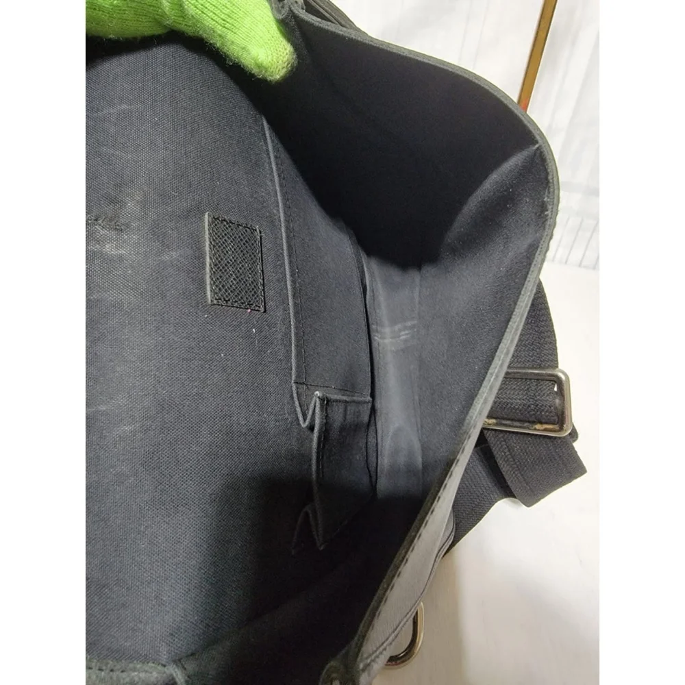 Louis Vuitton Taiga Andrei Messenger Bag Black
